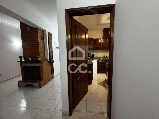 Apartamento T3 para Venda em Vilar de Nantes Foto 8