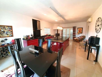 Moradia T4 para Venda em Silves