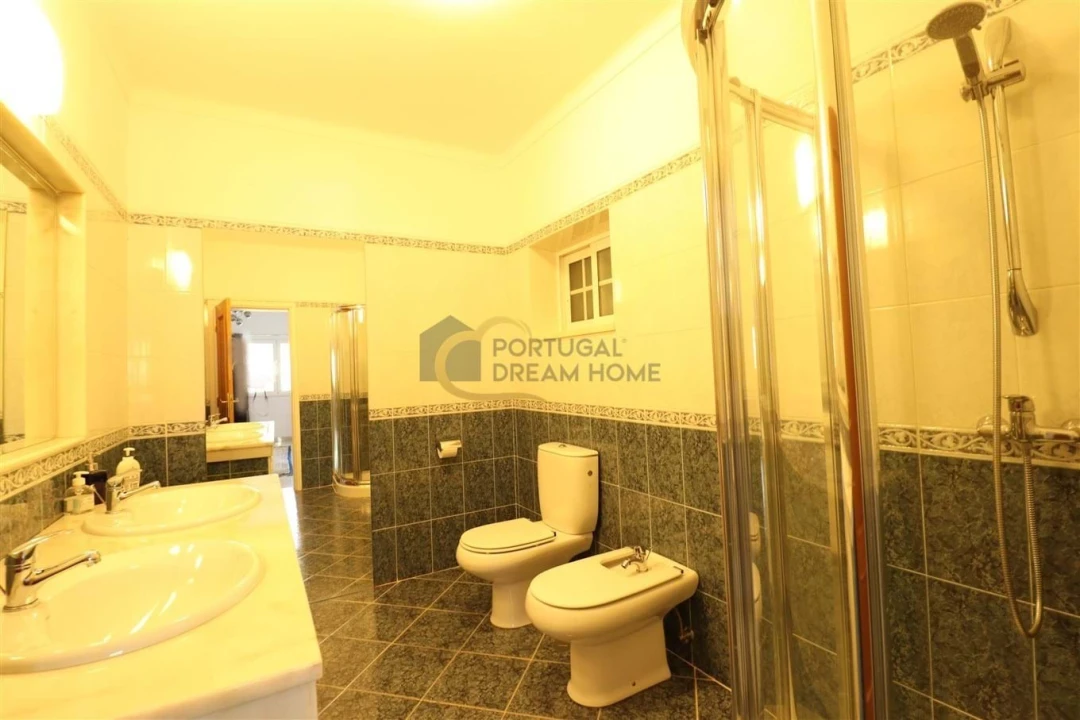 Moradia T4 para Venda em Silves Foto 16