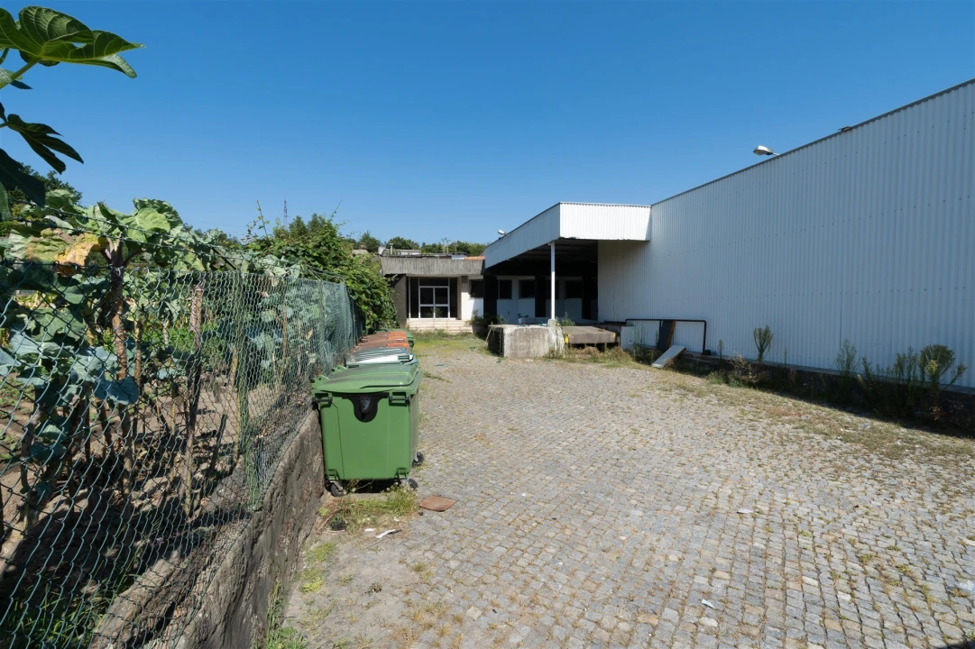 Armazém para Venda em Moreira de Conegos Foto 8