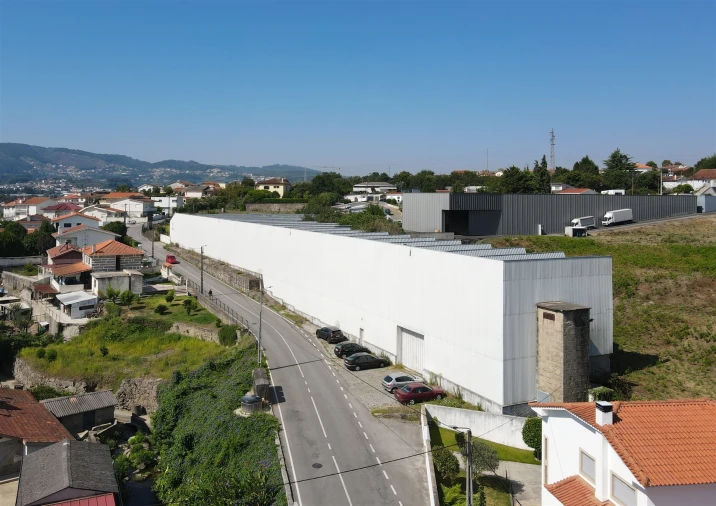 Armazém para Venda em Moreira de Conegos