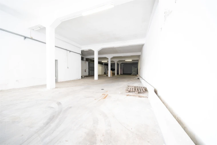 Armazém para Venda em Moreira de Conegos Foto 4