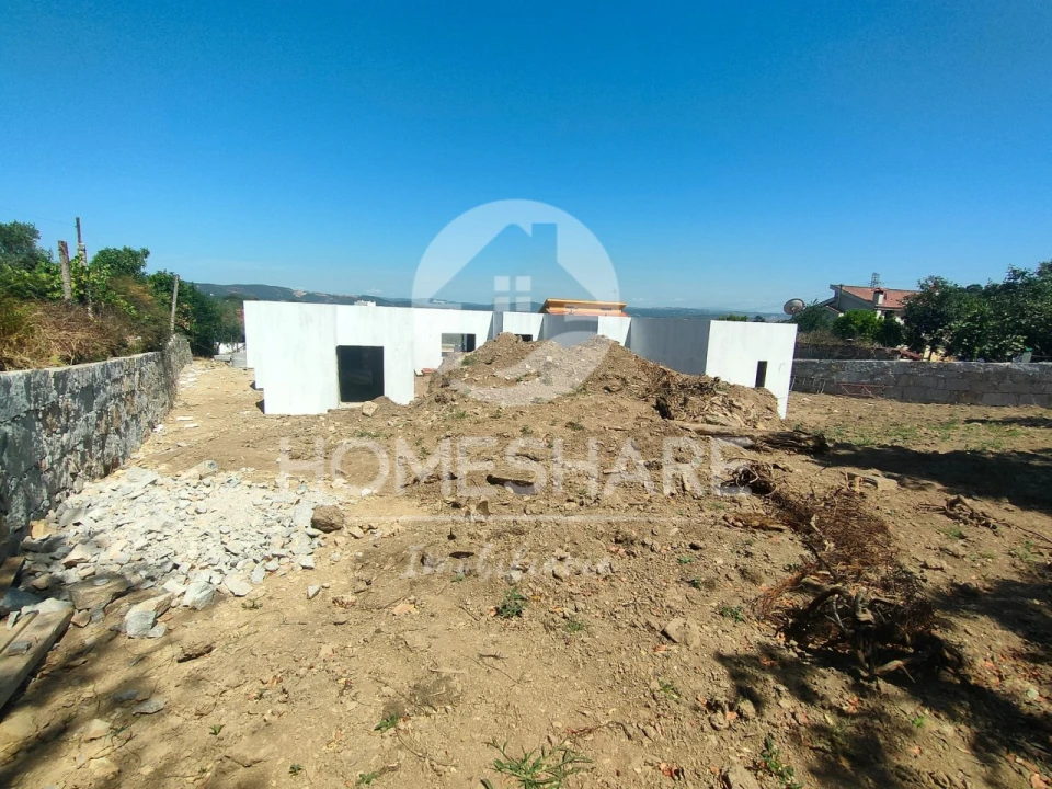 Moradia T3 para Venda em Campo e Sobrado Foto 8