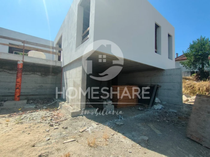 Moradia T3 para Venda em Campo e Sobrado Foto 3