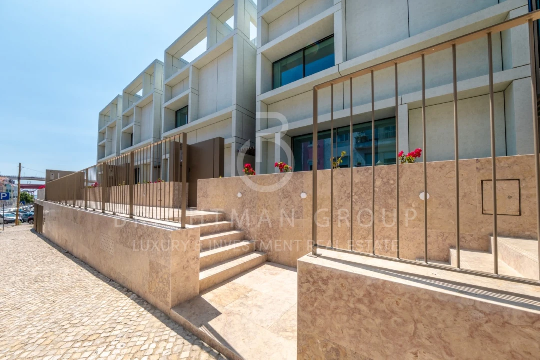 Moradia T4 para Venda em Alcantara Foto 3
