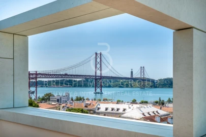 Moradia T4 para Venda em Alcantara