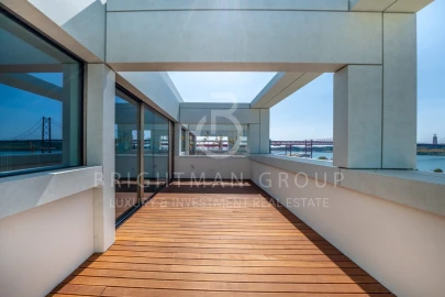 Moradia T4 para Venda em Alcantara