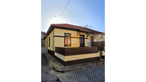 Moradia T2 para Arrendamento em Campanhã