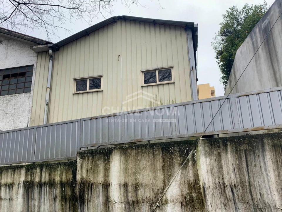 Armazém para Venda em São João da Madeira Foto 5