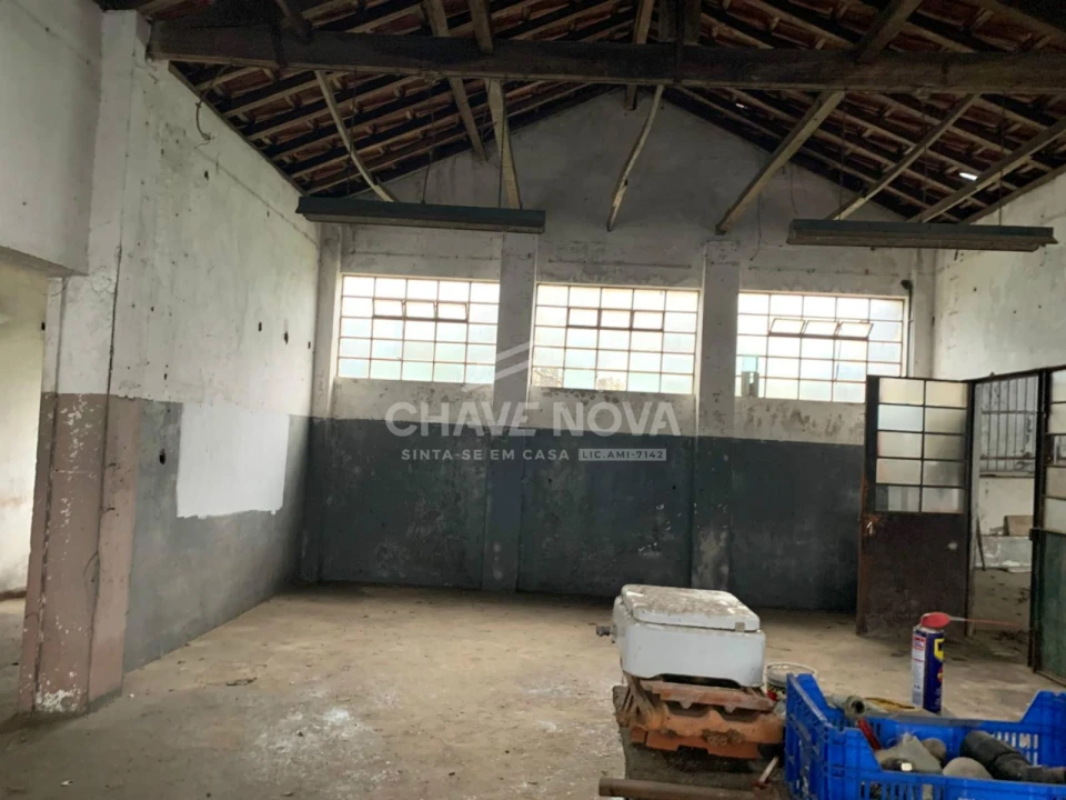 Armazém para Venda em São João da Madeira Foto 6