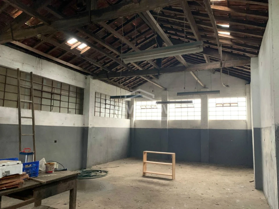 Armazém para Venda em São João da Madeira Foto 10