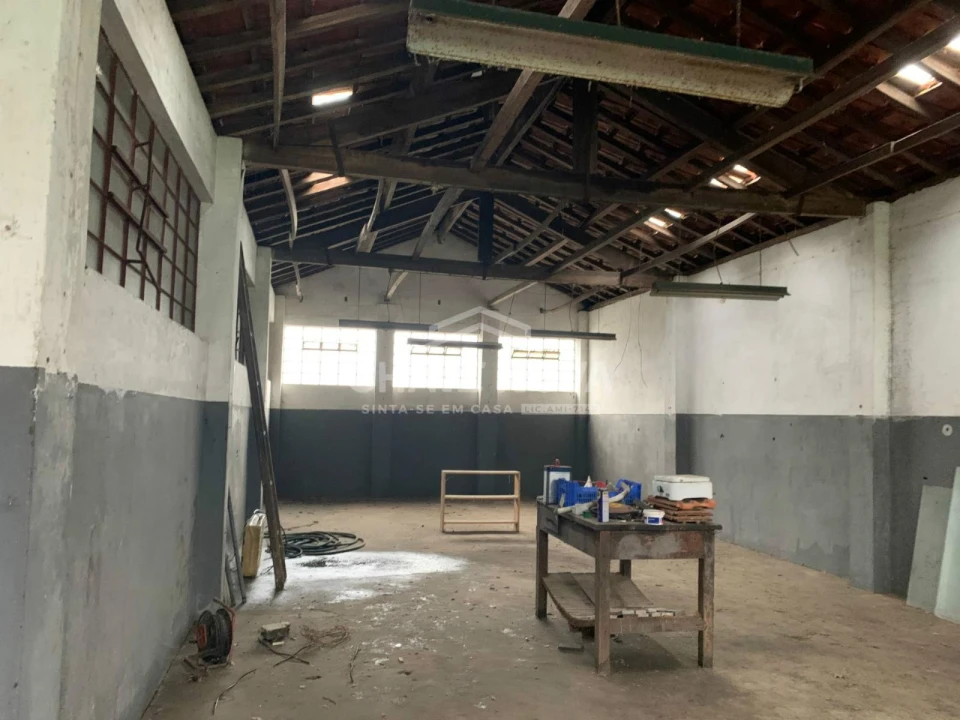 Armazém para Venda em São João da Madeira Foto 11