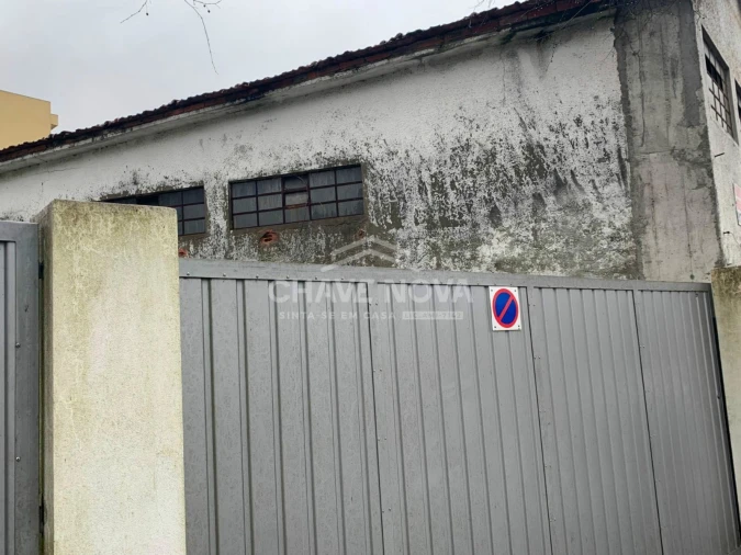 Armazém para Venda em São João da Madeira Foto 3