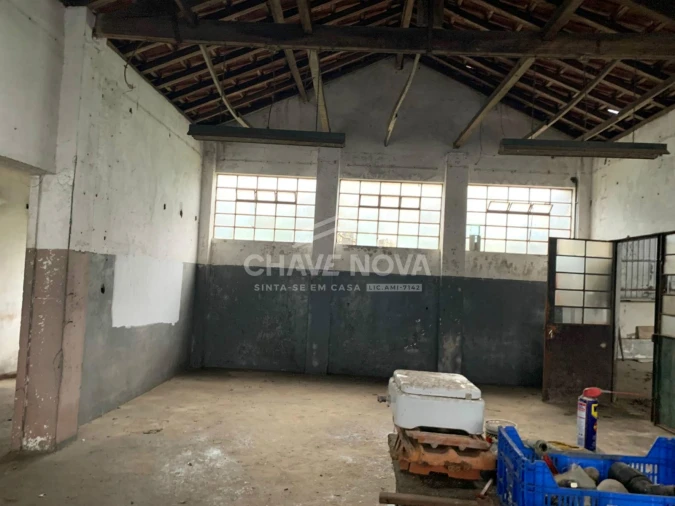 Armazém para Venda em São João da Madeira Foto 6