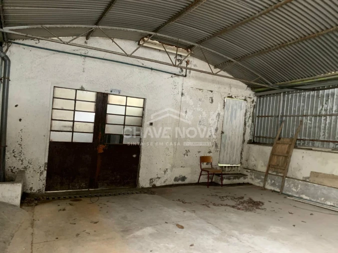 Armazém para Venda em São João da Madeira Foto 8