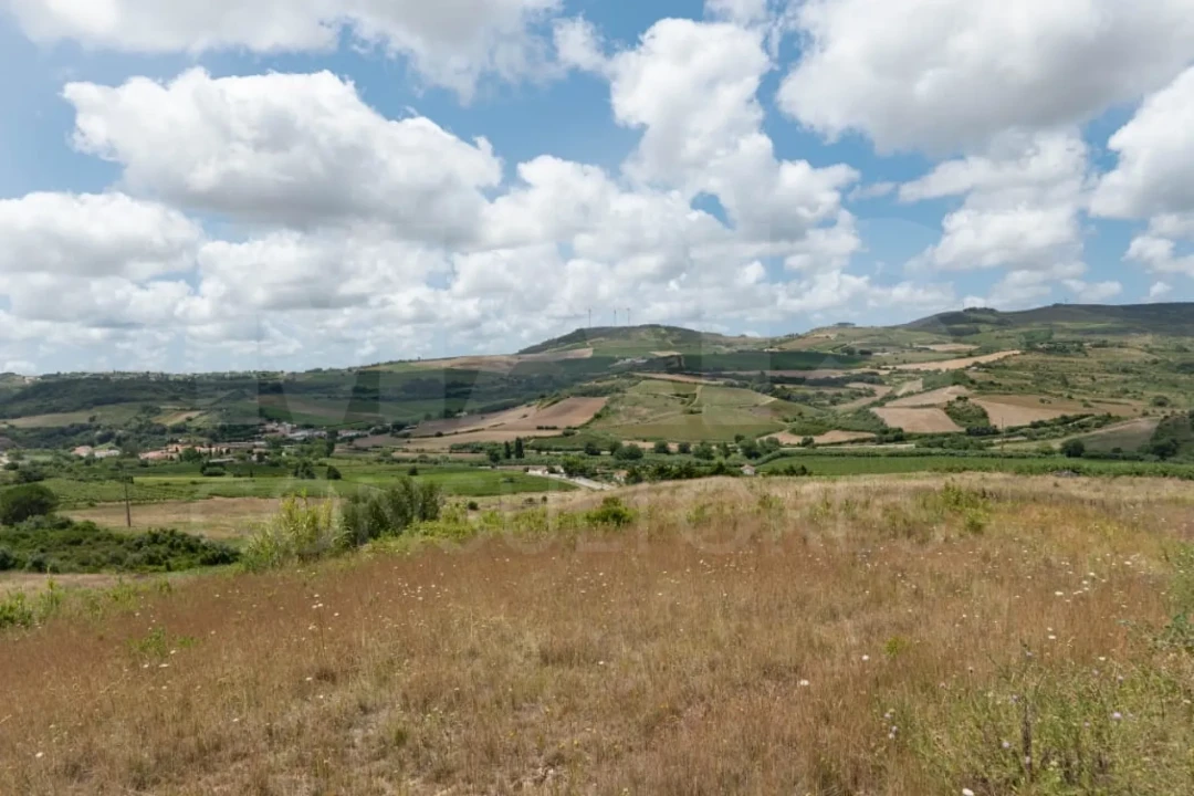 Moradia T1 para Venda em Dois Portos e Runa Foto 1