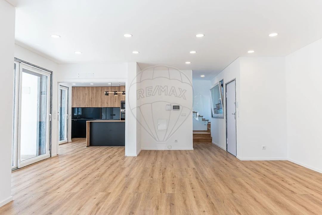 Moradia T3 para Venda em Algueirão-Mem Martins Foto 3