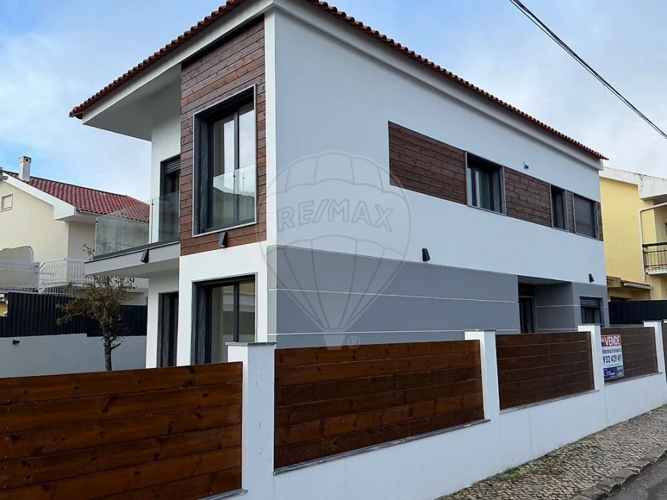 Moradia T3 para Venda em Algueirão-Mem Martins Foto 28