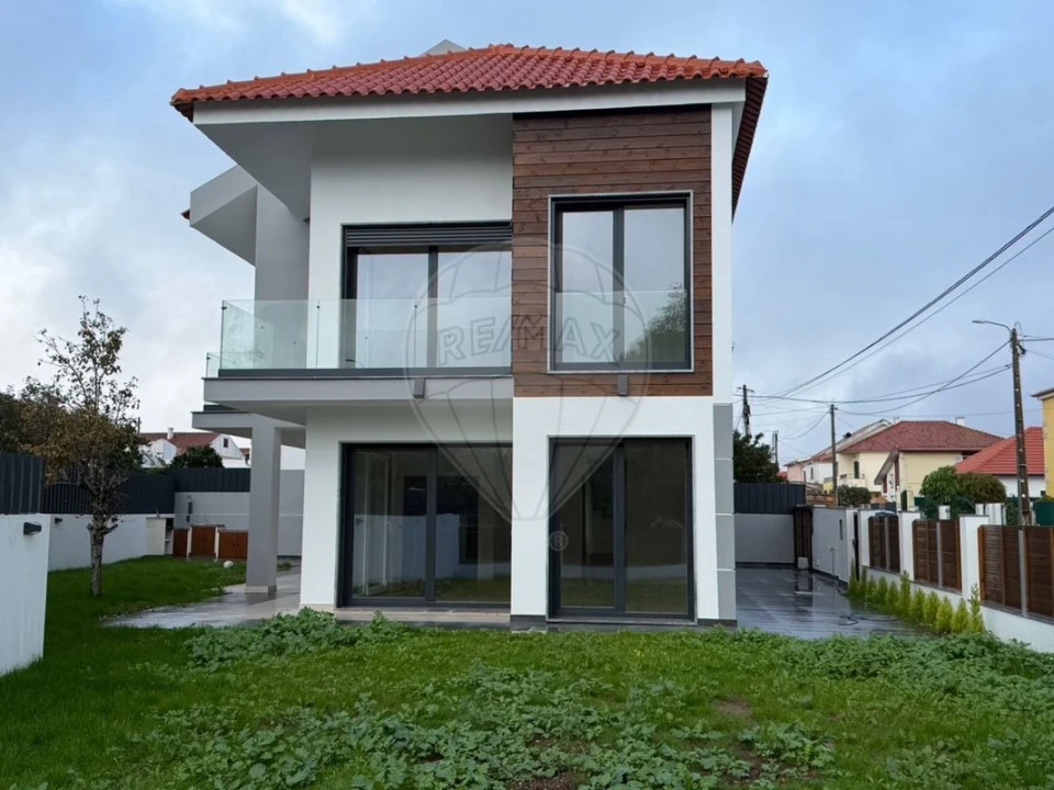 Moradia T3 para Venda em Algueirão-Mem Martins Foto 25