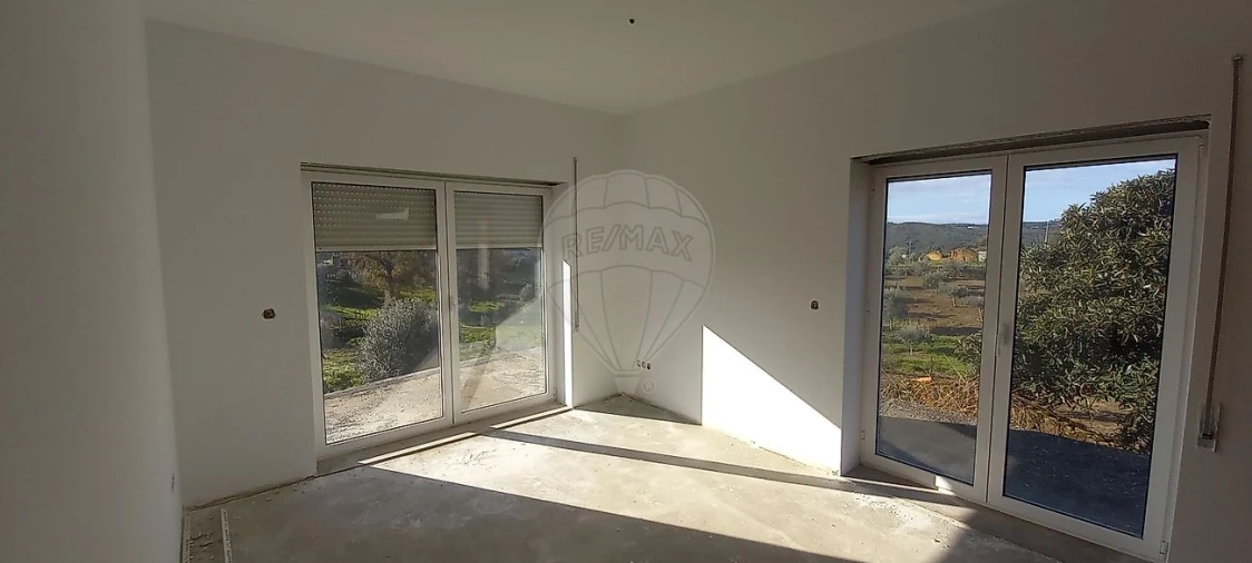 Moradia T1 para Venda em Graça Foto 8