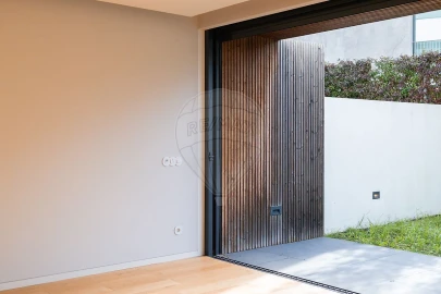 Moradia T5 para Venda em Aldoar, Foz do Douro e Nevogilde