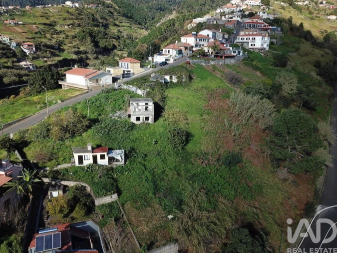 Terreno para Venda em Arco da Calheta Foto 3