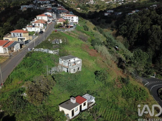 Terreno para Venda em Arco da Calheta Foto 2