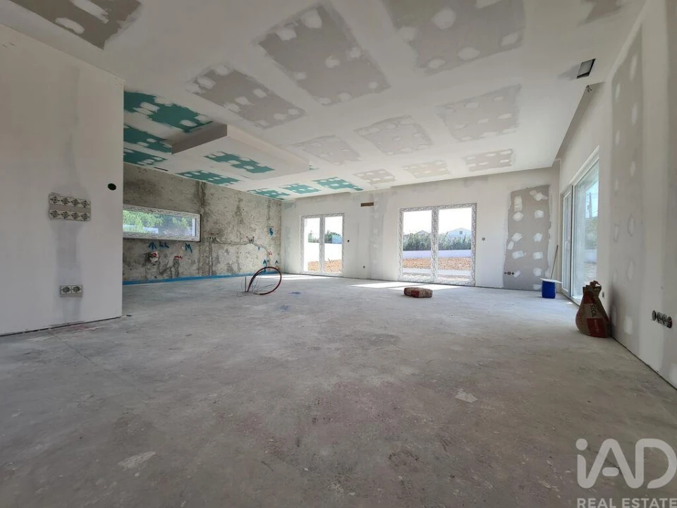 Moradia T4 para Venda em Atouguia da Baleia Foto 6