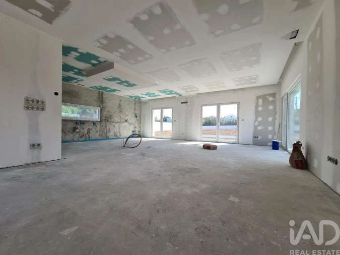 Moradia T4 para Venda em Atouguia da Baleia Foto 6