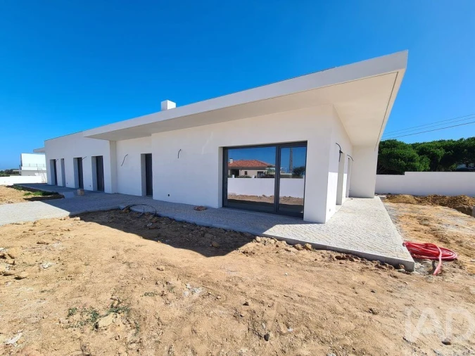 Moradia T4 para Venda em Atouguia da Baleia Foto 6