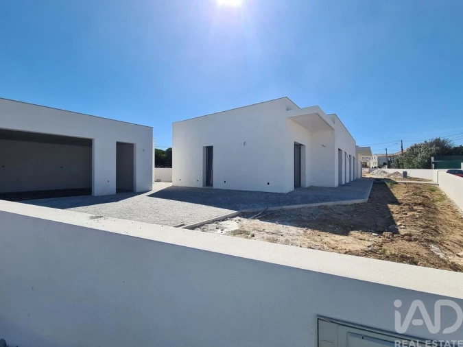 Moradia T4 para Venda em Atouguia da Baleia Foto 7