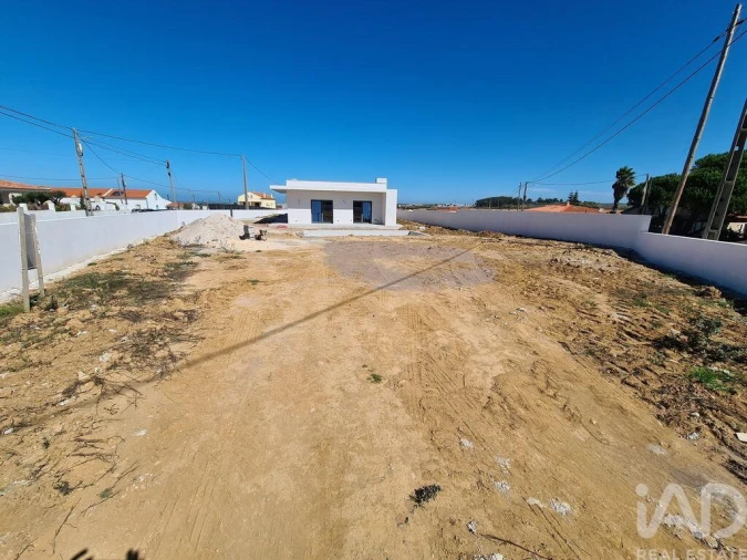 Moradia T4 para Venda em Atouguia da Baleia Foto 11