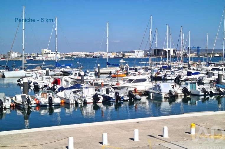 Moradia T4 para Venda em Atouguia da Baleia Foto 21