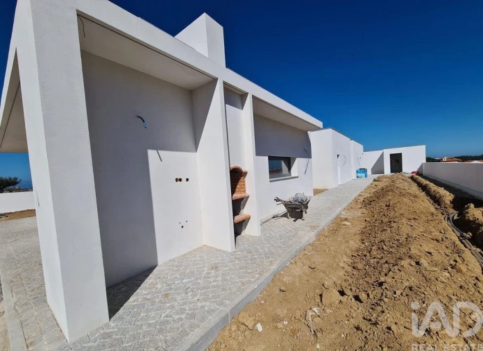 Moradia T4 para Venda em Atouguia da Baleia Foto 8