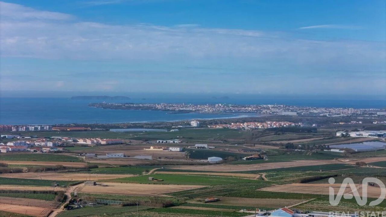 Moradia T4 para Venda em Atouguia da Baleia Foto 11