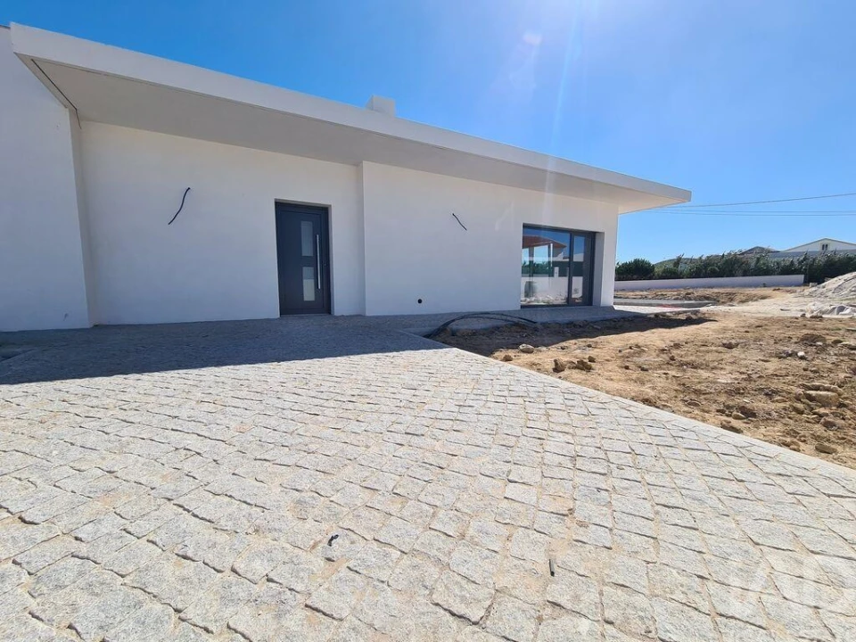 Moradia T4 para Venda em Atouguia da Baleia Foto 5