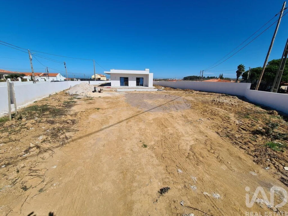 Moradia T4 para Venda em Atouguia da Baleia Foto 11