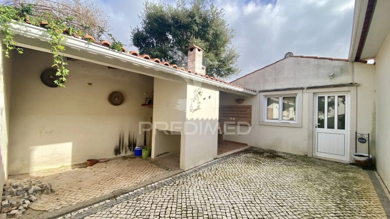 Moradia T3 para Venda em Alcobaça e Vestiaria Foto 12