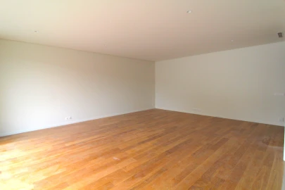 Apartamento T4 para Venda em Azurem