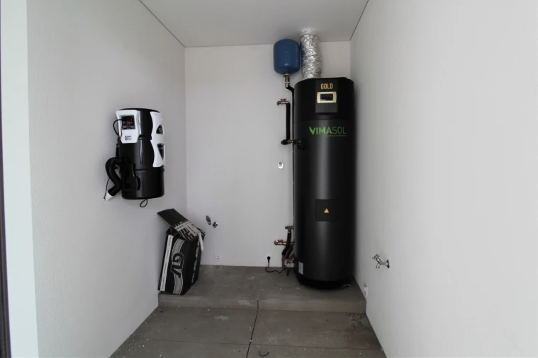 Apartamento T4 para Venda em Azurem Foto 13
