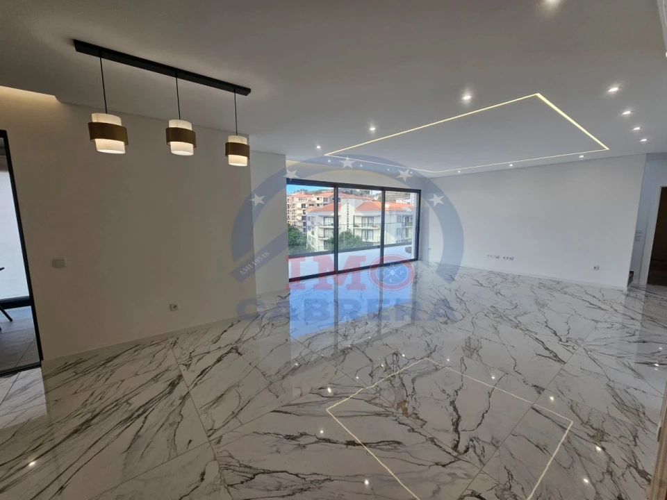 Apartamento T3 para Venda em Caniço Foto 2