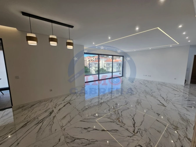 Apartamento T3 para Venda em Caniço Foto 2