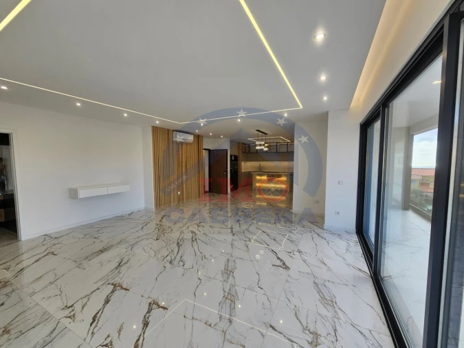 Apartamento T3 para Venda em Caniço Foto 3