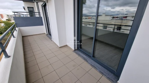 Apartamento T3 para Venda em Quelfes