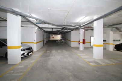 Apartamento T3 para Venda em Quelfes