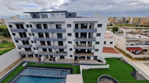 Apartamento T3 para Venda em Quelfes