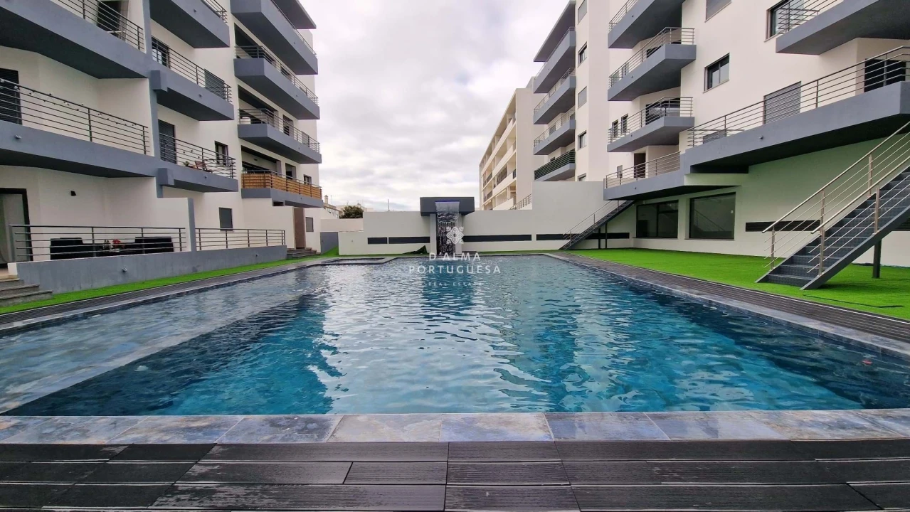 Apartamento T3 para Venda em Quelfes Foto 19