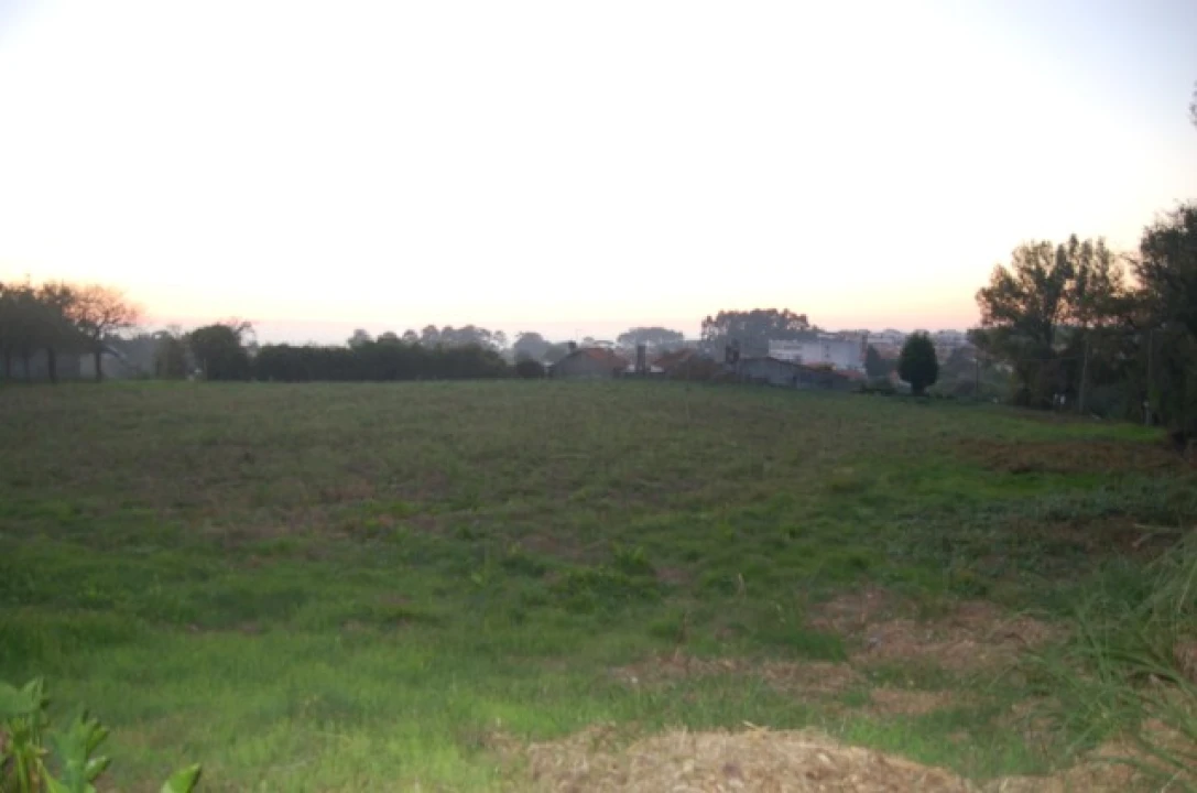 Terreno para Venda em Gulpilhares e Valadares Foto 2