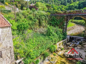 Moradia T2 para Venda em Vouzela e Paços de Vilharigues