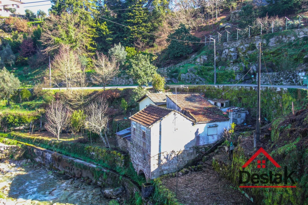 Moradia T2 para Venda em Vouzela e Paços de Vilharigues Foto 3